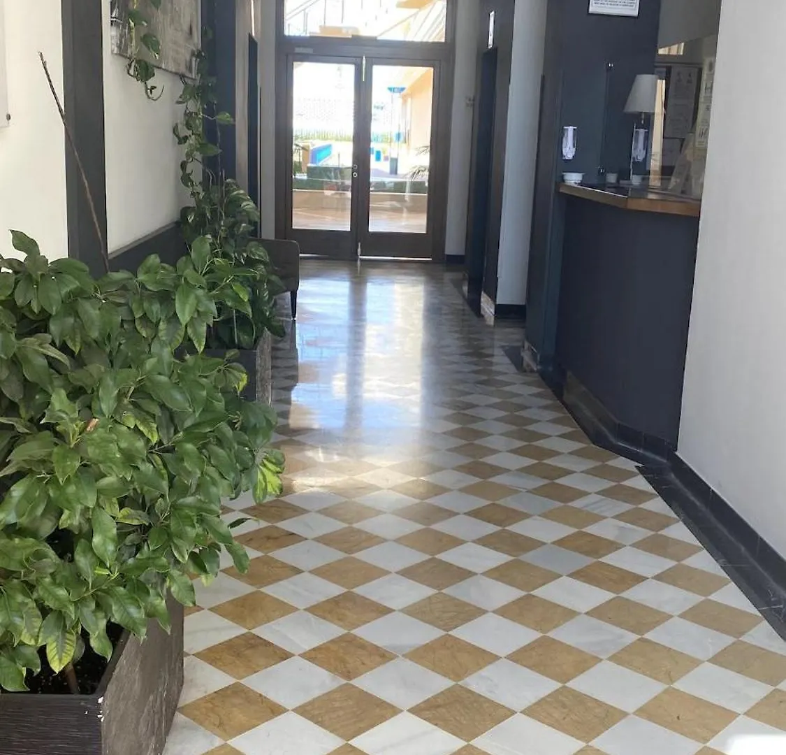 Loft Con Parking Gratis Frente Palacio Congresos Sevilla 0*,  İspanya